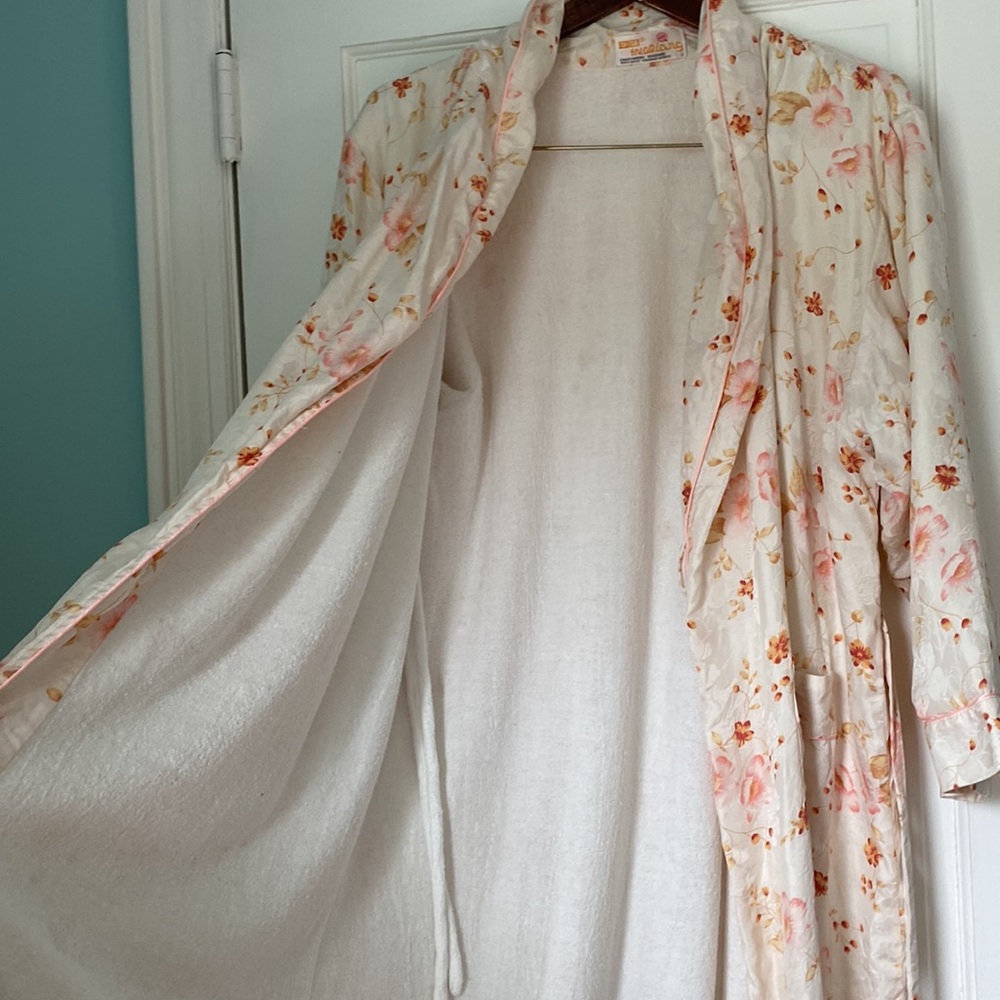Floral Silk Robe - Picture 7 of 10